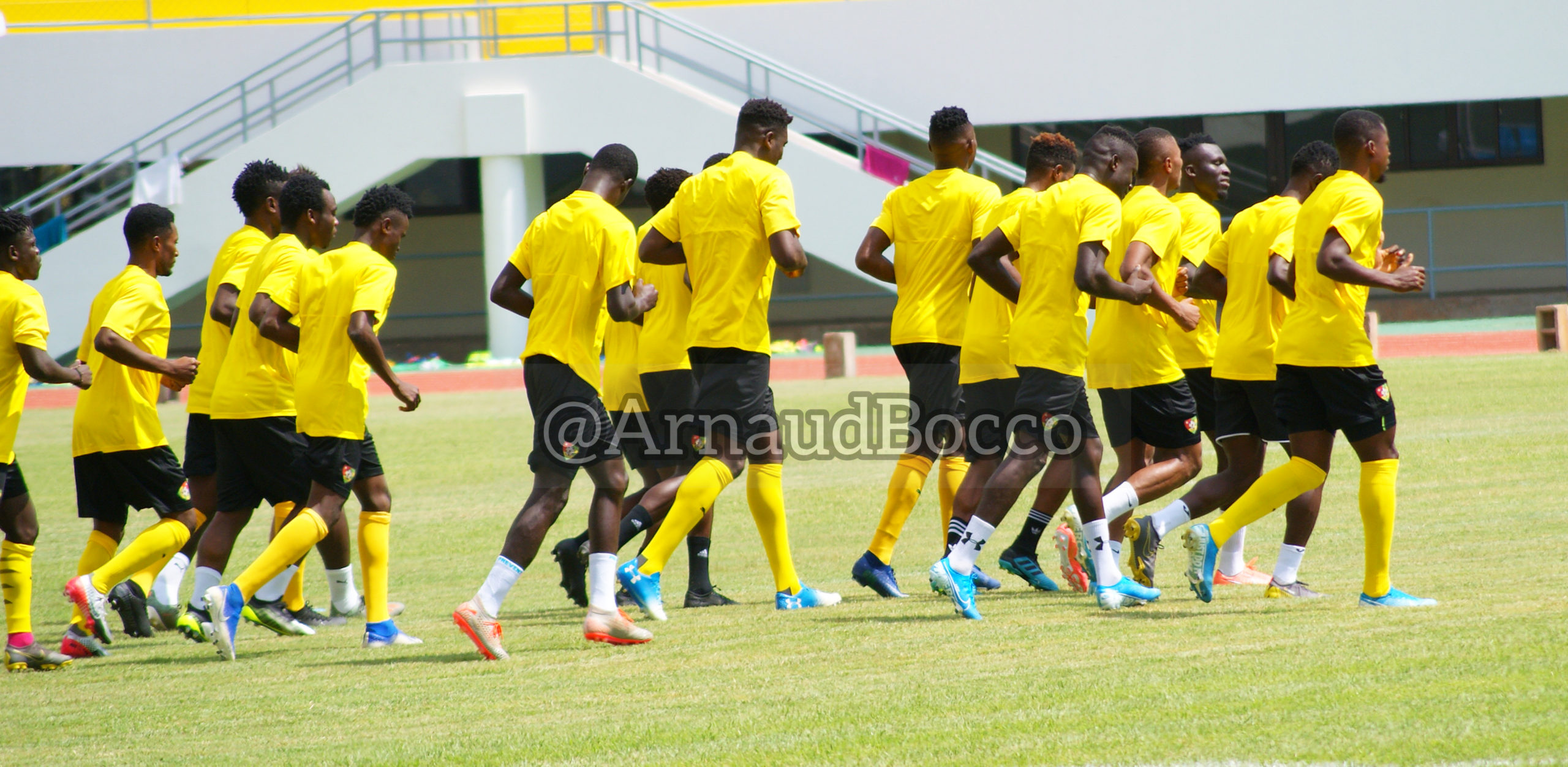Équipe des Éperviers du Togo à l'entraînement au stade de Kégué