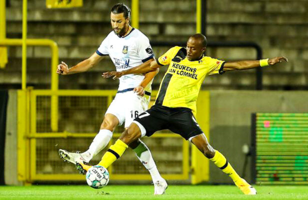 Placca Fessou Mèmè lors du match Lierse Kempenzonen - Union Saint-Gilloise