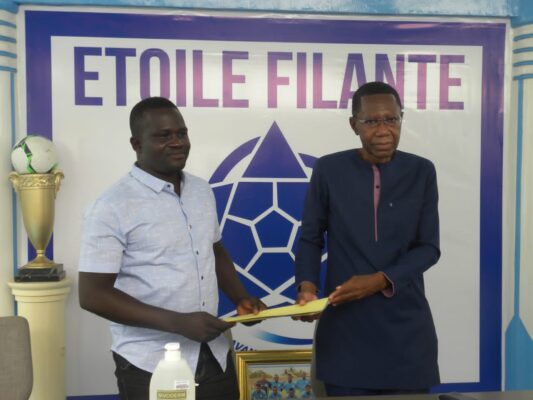 Signature de contrat nouvel entraineur Etoile filante