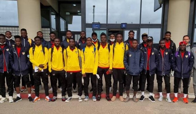 Le staff et les éperviers locaux arrivés à Alger